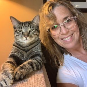 Meet your Posher, Andrea